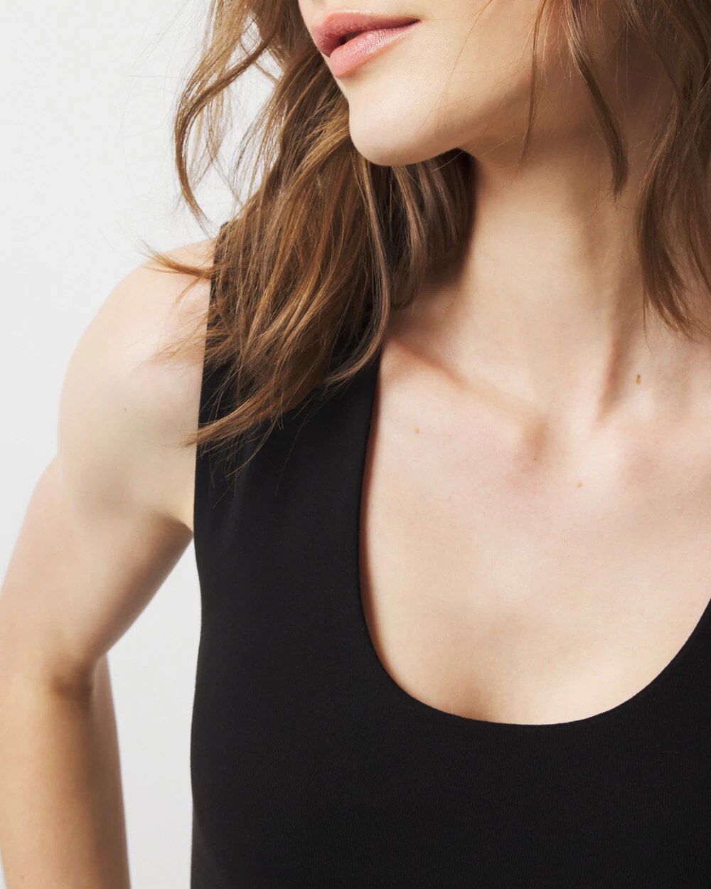 WHBM_WHBMFORME20Scoop20Nk20Shell_570386765_BLK000001_OF_ALT202.jpeg