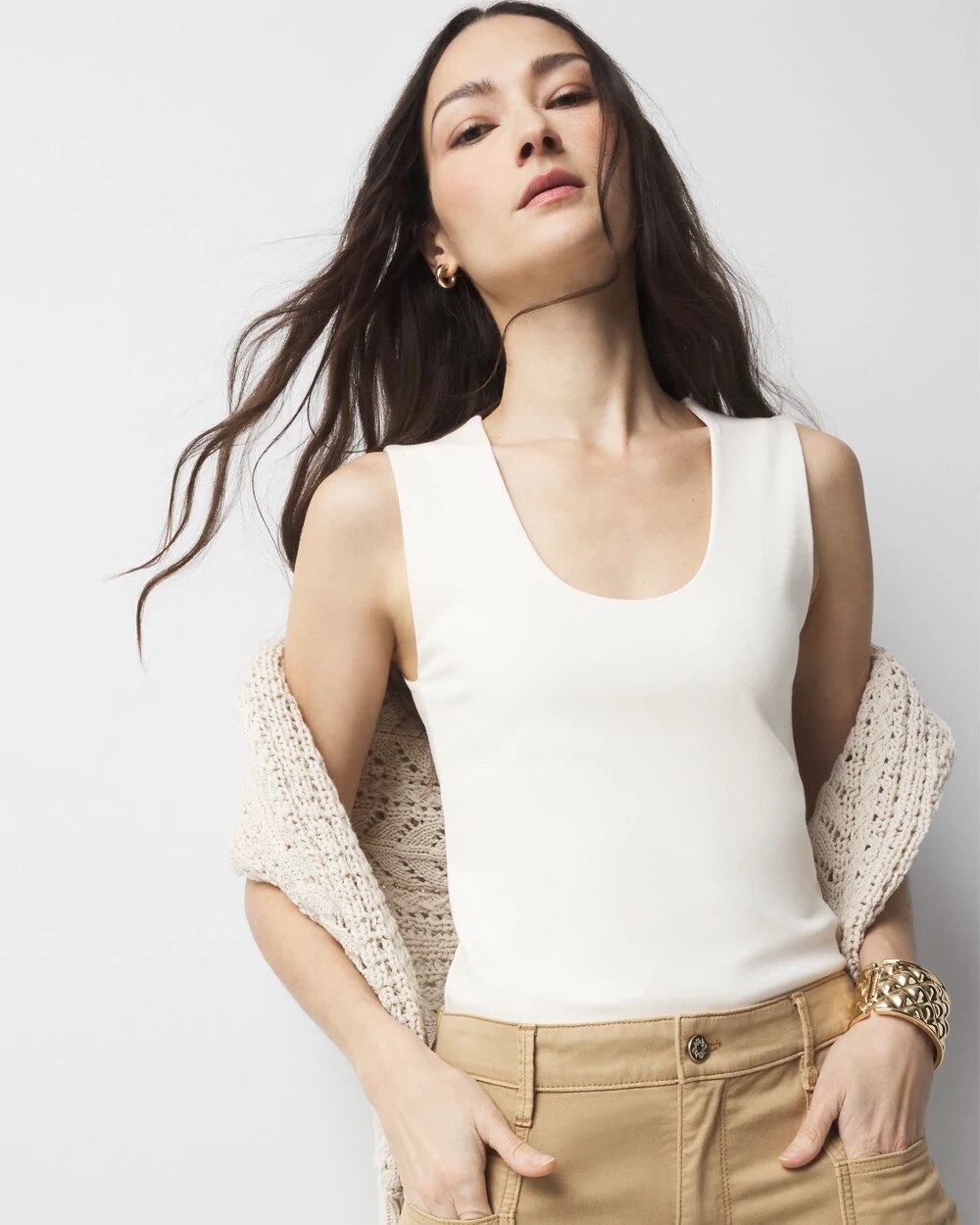 WHBM_WHBMFORME20Scoop20Nk20Shell_570386767_WHT006744_OF_MAIN-1.jpeg