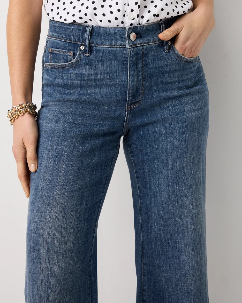 WHBM_Wide20Leg20520Pocket_570382182_BLU006653_OF_ALT202.jpeg
