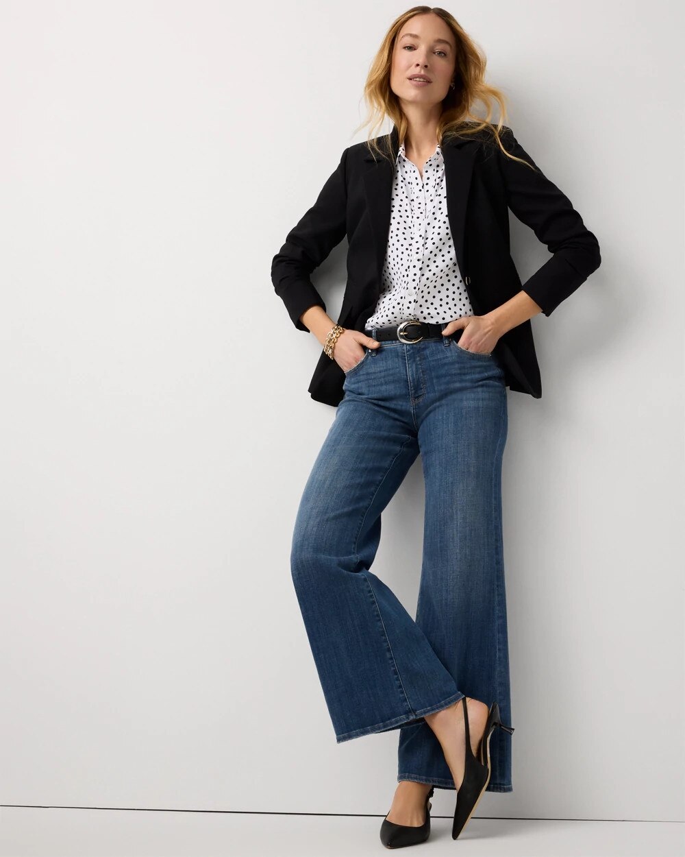 WHBM_Wide20Leg20520Pocket_570382182_BLU006653_OF_ALT203.jpeg