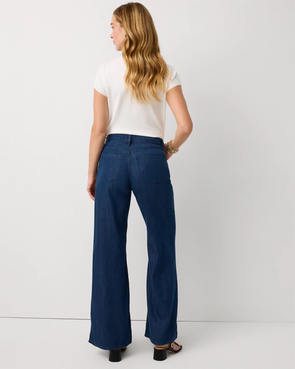 WHBM_Wide20Leg20520Pocket_570405574_BLU007244_OF_ALT201.jpeg