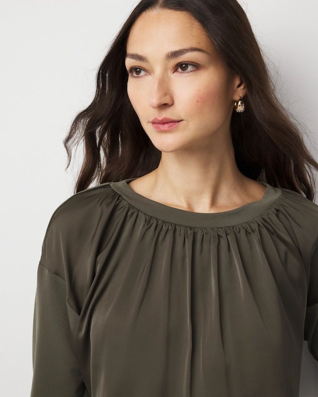 WHBM_Woven_20Knit_20Mix_20Boat_20Nk_570403152_GRN007271_OF_ALT_202.jpeg